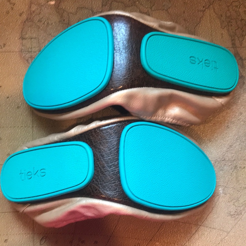 ☀️SOLD☀️ Limited Edition Champagne Gold Tieks size - Picture 6 of 8